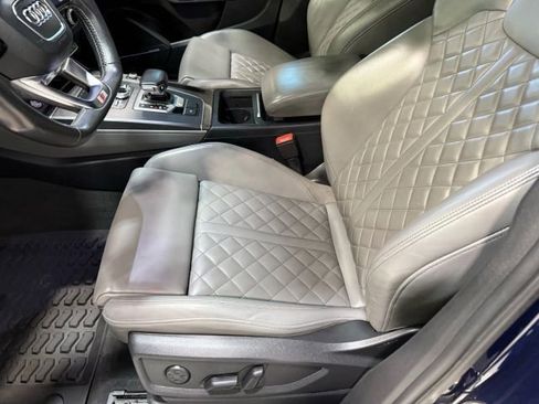 Used 2018 Audi SQ5 Prestige w/ Prestige Package image 24