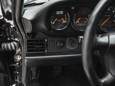 Used 1995 Porsche 911 Carrera RWD image 81