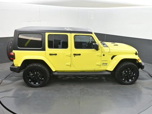 Used 2022 Jeep Wrangler Unlimited Sahara w/ Cold Weather Group AWD/4WD image 38