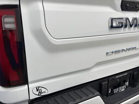 Used 2025 GMC Sierra 2500 Denali Ultimate w/ Snow Plow Prep/Camper Package AWD/4WD image 44