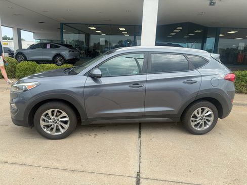 Used 2016 Hyundai Tucson SE w/ Option Group 02 FWD image 12