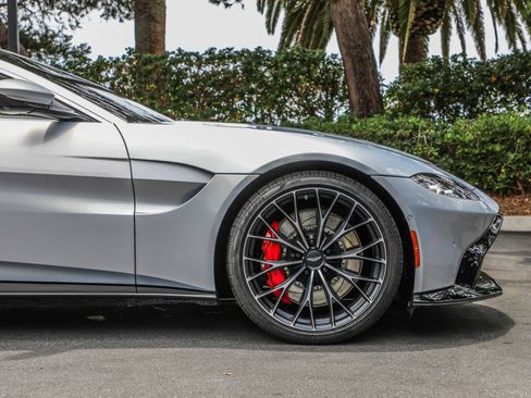 Used 2023 Aston Martin V8 Vantage Roadster RWD image 27