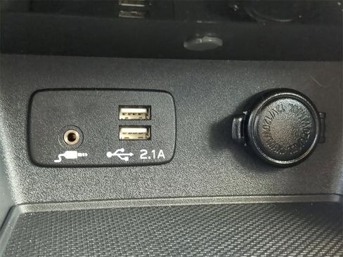 Certified 2023 Subaru Forester Limited image 24