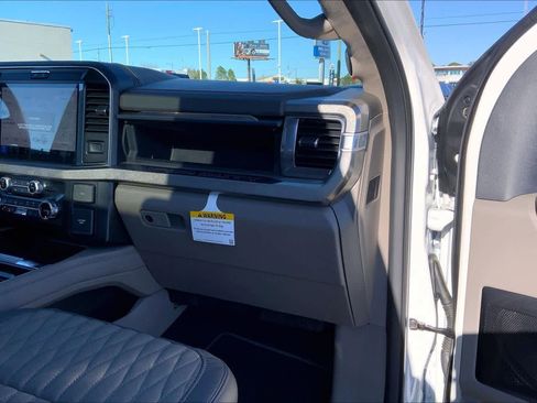 Certified 2025 Ford F350 Platinum w/ Platinum Plus Package image 18