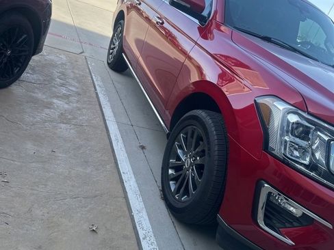 Used 2021 Ford Expedition Max Limited image 2