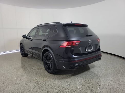 Used 2024 Volkswagen Tiguan SE R-Line FWD image 3