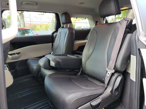 Certified 2023 Kia Carnival EX w/ Paint Protection Package FWD image 9