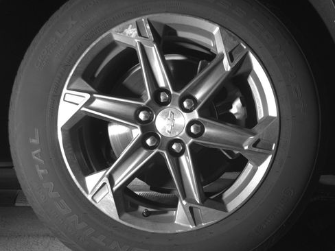 Used 2025 Chevrolet Blazer LT image 13