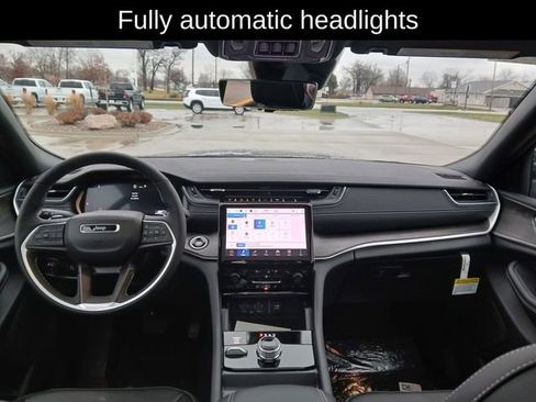 New 2025 Jeep Grand Cherokee L Limited w/ Luxury Tech Group II image 30