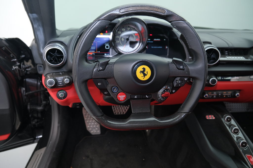 Used 2018 Ferrari 812 Superfast RWD image 32