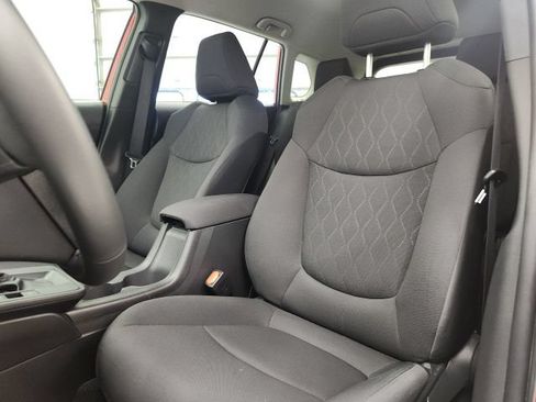 Used 2026 Toyota Corolla Cross LE FWD image 13