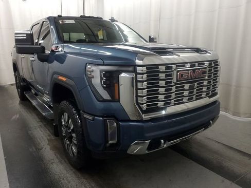 Used 2024 GMC Sierra 2500 Denali w/ Denali Reserve Package image 3