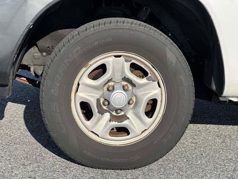 Used 2011 Toyota Tacoma 2WD Regular Cab image 6