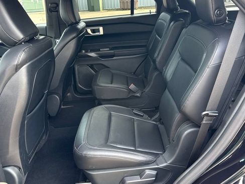 Used 2020 Ford Explorer XLT w/ Equipment Group 202A AWD/4WD image 10