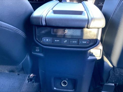 Used 2024 Toyota Grand Highlander XLE image 35