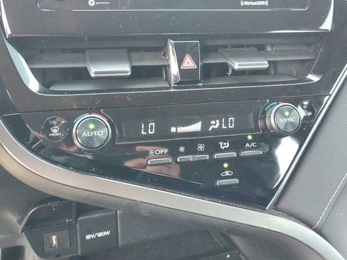 Used 2024 Toyota Camry SE FWD image 16