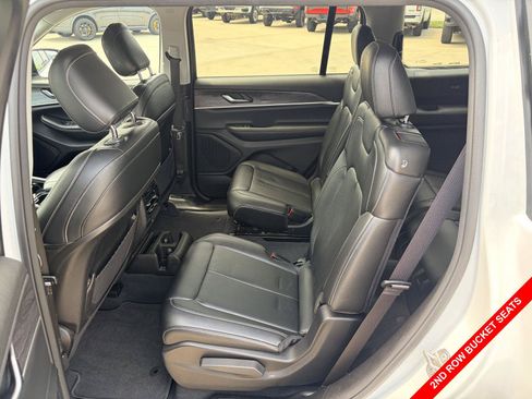 Used 2023 Jeep Grand Cherokee L Limited w/ Black Appearance Package AWD/4WD image 30
