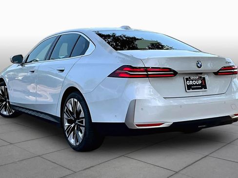 Certified 2026 BMW 530i RWD image 11