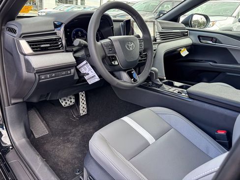 New 2026 Toyota Camry SE image 10