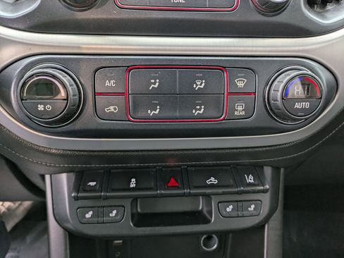 Used 2016 GMC Canyon SLT w/ Driver Alert Package image 19