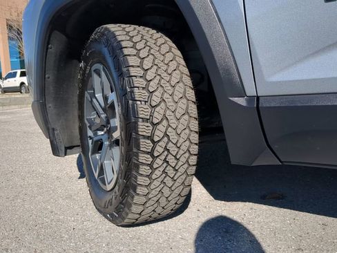 Used 2025 Chevrolet Equinox ACTIV w/ Convenience Package III image 61