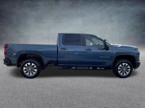 Used 2025 Chevrolet Silverado 2500 Custom w/ Custom Value Package image 4