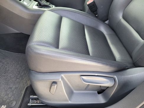 Used 2016 Volkswagen Tiguan S FWD image 17