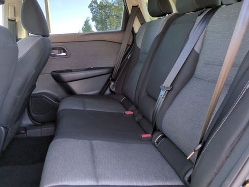 Used 2023 Nissan Rogue SV image 14