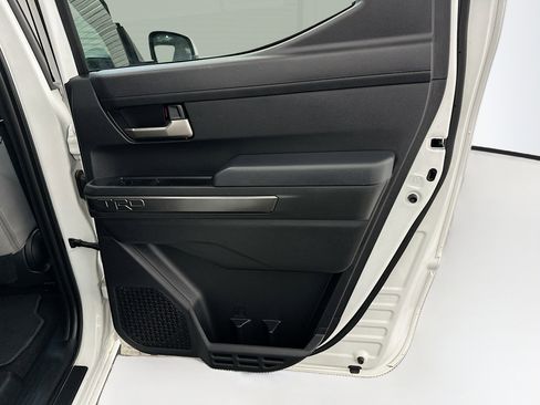 Used 2025 Toyota Tacoma TRD Off-Road image 31