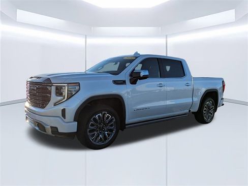 Used 2024 GMC Sierra 1500 Denali Ultimate image 9