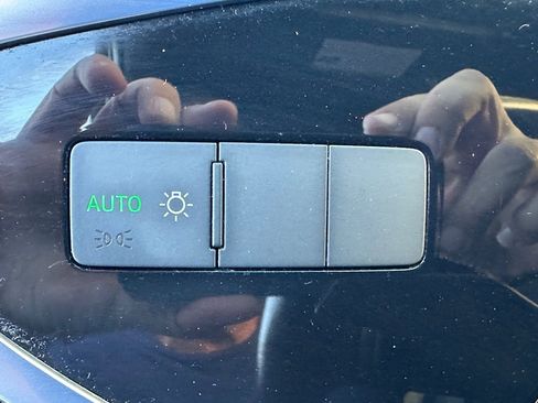 Used 2022 Audi Q3 2.0T Premium w/ Convenience Package image 36