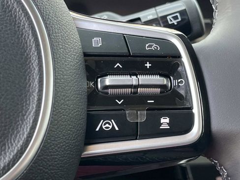 New 2026 Kia Carnival SX w/ SX Dark Edition Package FWD image 33