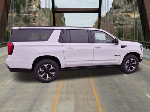 New 2026 GMC Yukon XL AT4 Ultimate AWD/4WD image 11