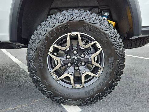 Used 2026 Chevrolet Colorado ZR2 w/ Technology Package image 32