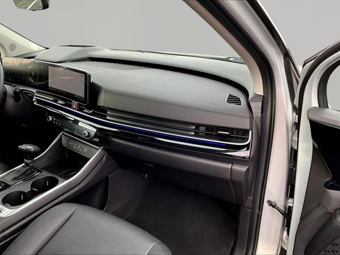 Used 2025 Kia Carnival SX Prestige FWD image 27