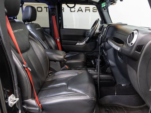 Used 2016 Jeep Wrangler Unlimited Rubicon image 14