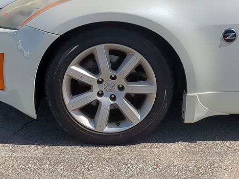 Used 2005 Nissan 350Z Touring image 10