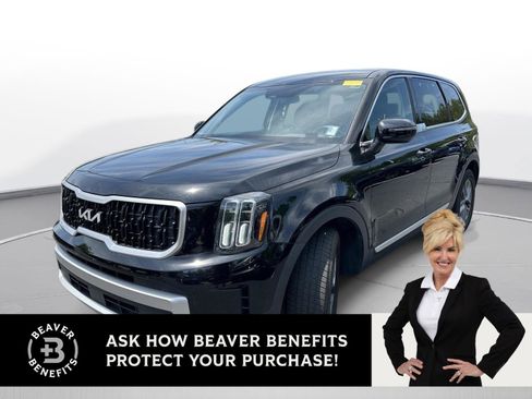 Used 2023 Kia Telluride LX FWD image 1