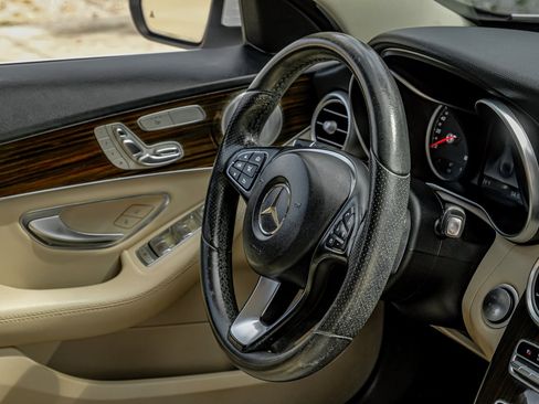 Used 2018 Mercedes-Benz C 300 Sedan w/ Multimedia Package image 17