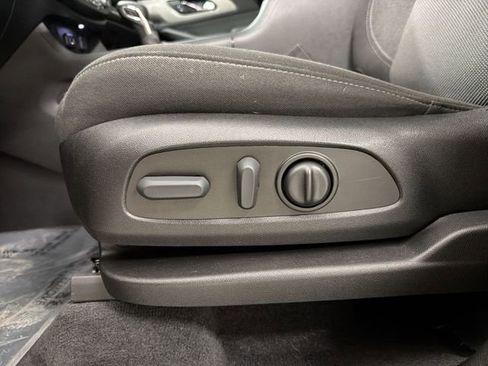 Certified 2023 Chevrolet Traverse LT image 24