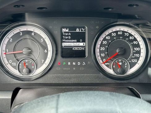 Used 2024 RAM 1500 Classic SLT AWD/4WD image 26