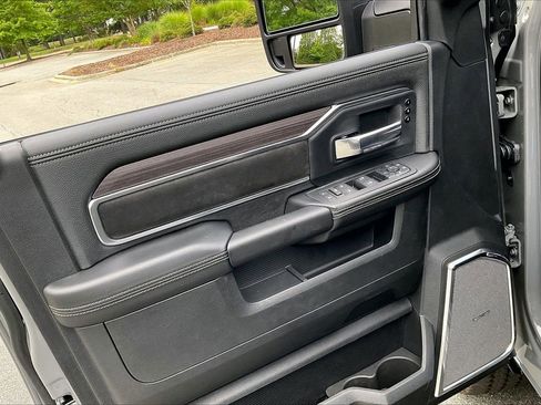 New 2026 RAM 2500 Laramie AWD/4WD image 29