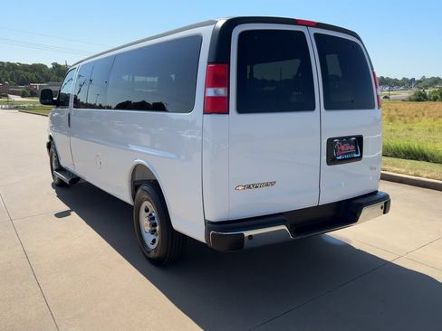 Used 2025 Chevrolet Express 3500 LT w/ LT Preferred Equipment Group RWD image 7