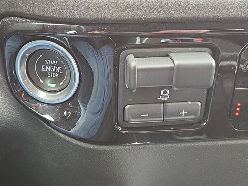 Used 2023 Chevrolet Silverado 1500 RST w/ Z71 Off-Road Package image 27