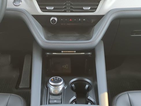 Certified 2025 Ford Explorer Active w/ Active Comfort Package image 17