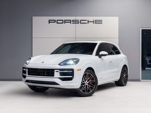 Certified 2025 Porsche Cayenne S AWD/4WD image 1