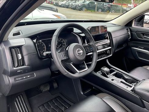 Certified 2025 Nissan Pathfinder SL w/ Cargo Package image 14