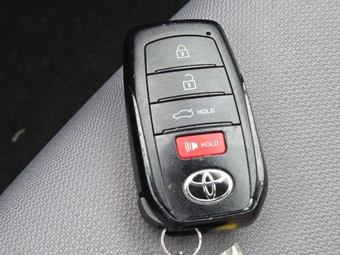 Used 2023 Toyota Corolla SE FWD image 31