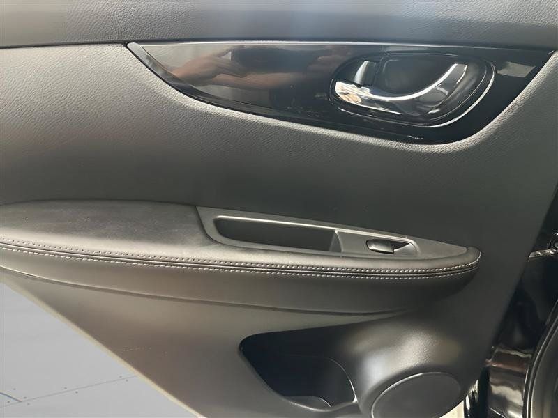 Used 2021 Nissan Rogue Sport SV AWD/4WD image 21