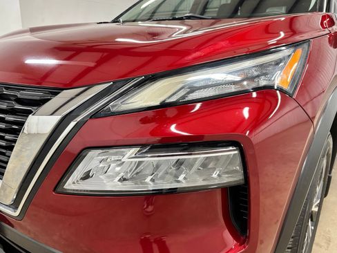 Used 2021 Nissan Rogue SV w/ Premium Package FWD image 9